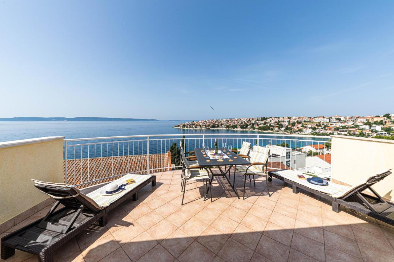 Apartments Villa Nea Leona Trogir Exterior photo