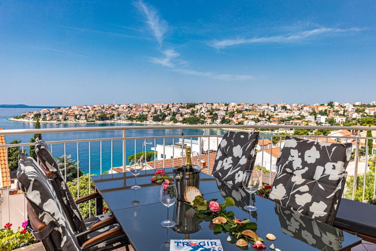 Apartments Villa Nea Leona Trogir Exterior photo