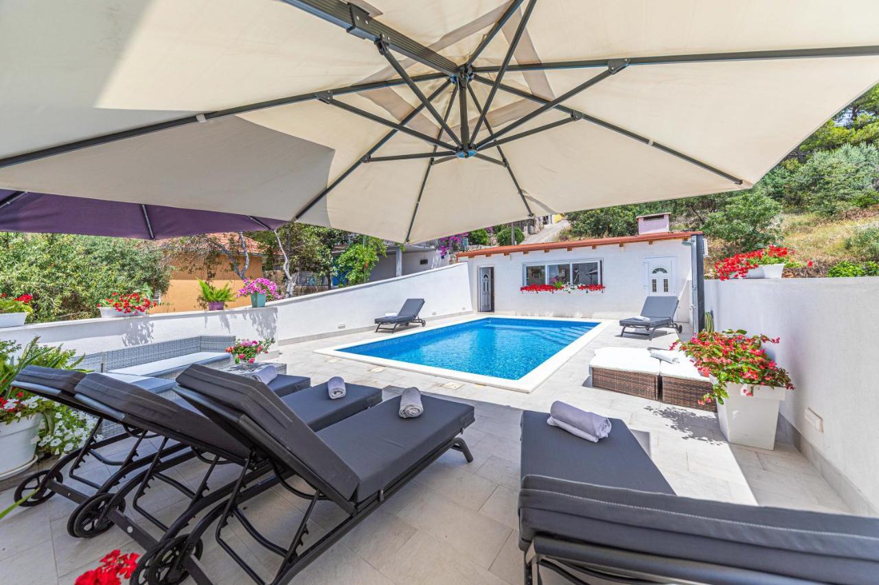 Apartments Villa Nea Leona Trogir Exterior photo