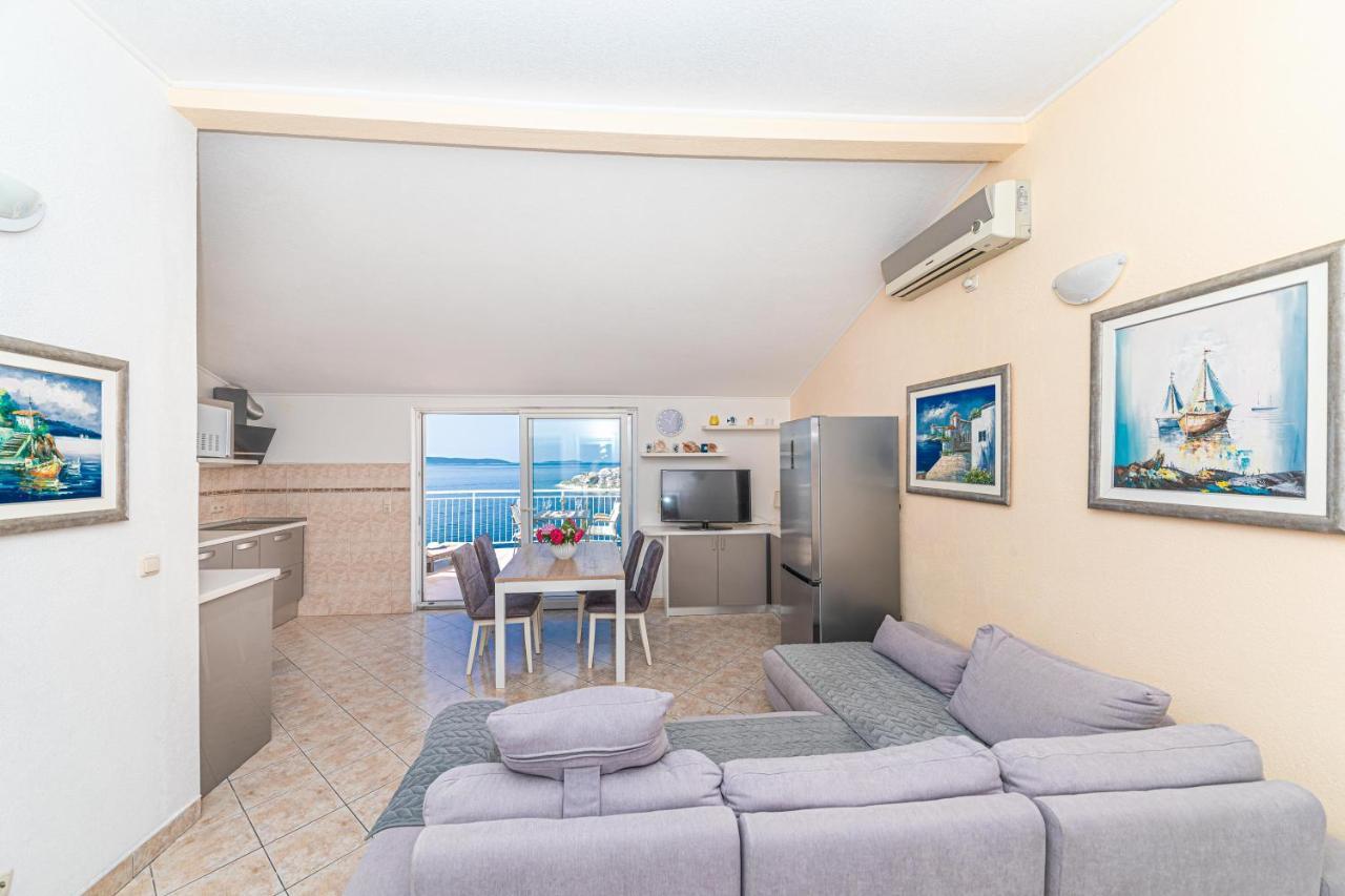 Apartments Villa Nea Leona Trogir Exterior photo