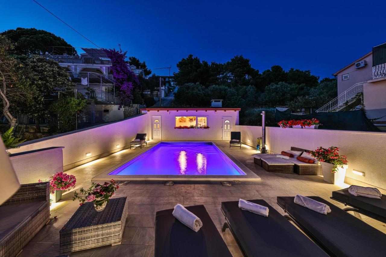 Apartments Villa Nea Leona Trogir Exterior photo