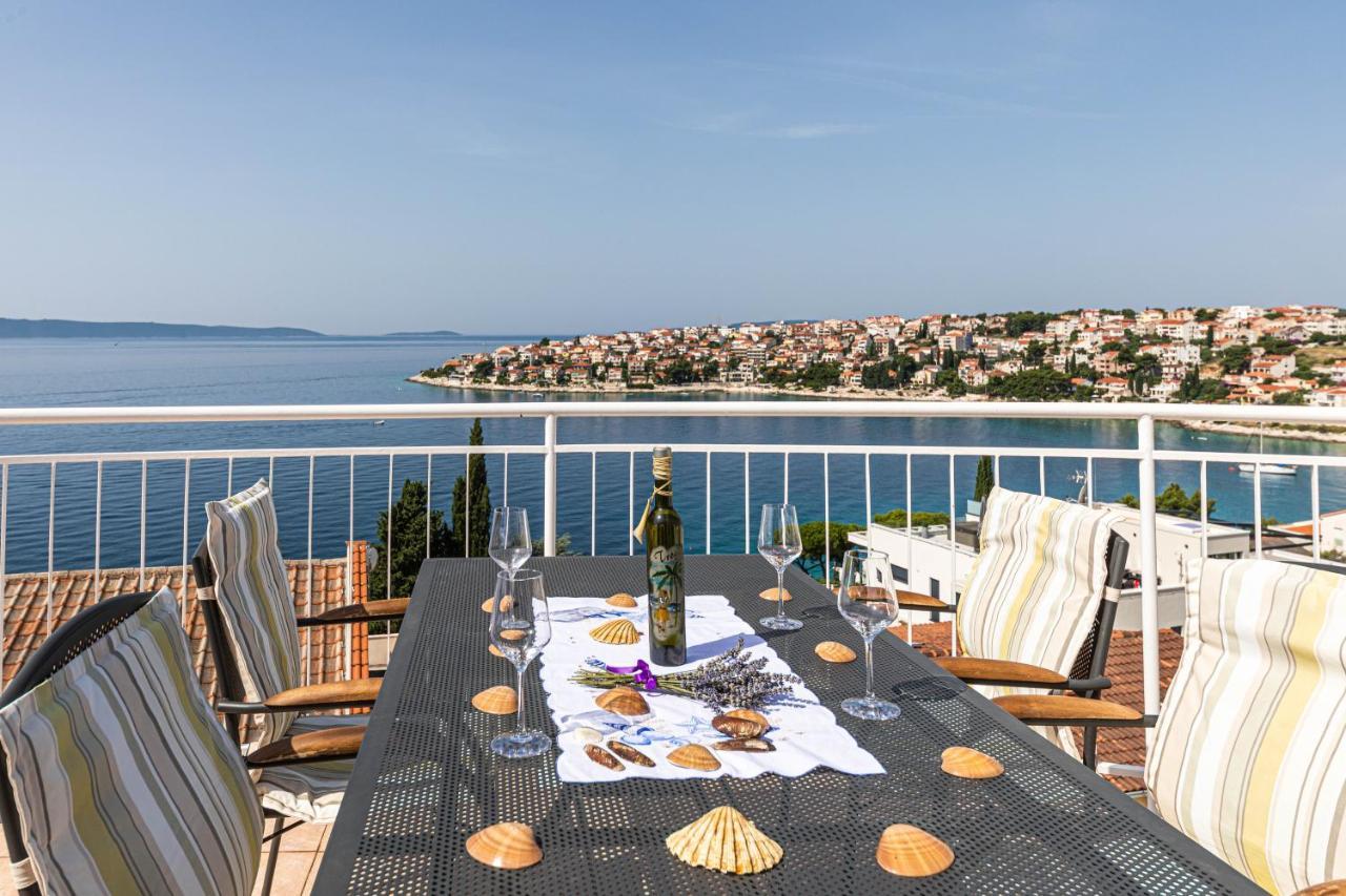 Apartments Villa Nea Leona Trogir Exterior photo