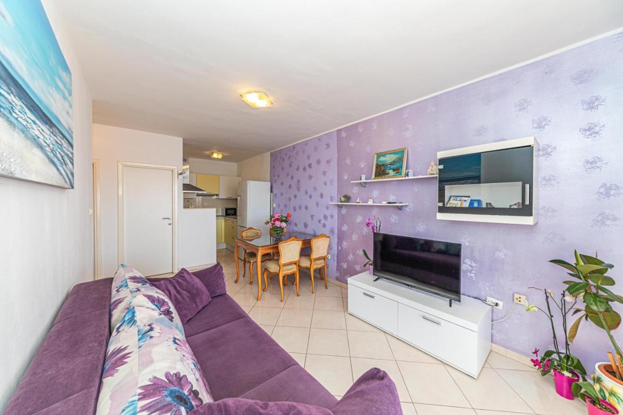 Apartments Villa Nea Leona Trogir Exterior photo
