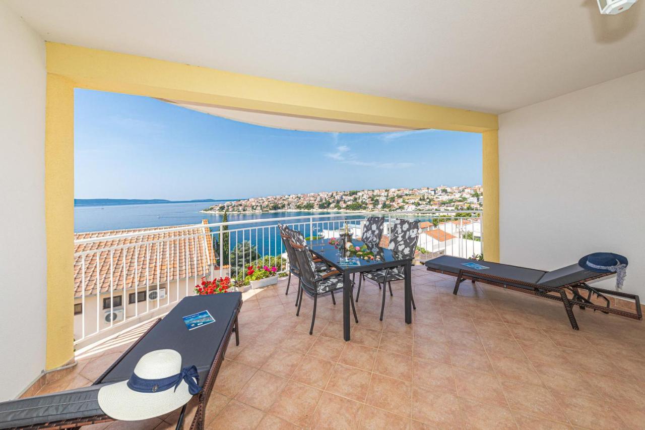 Apartments Villa Nea Leona Trogir Exterior photo